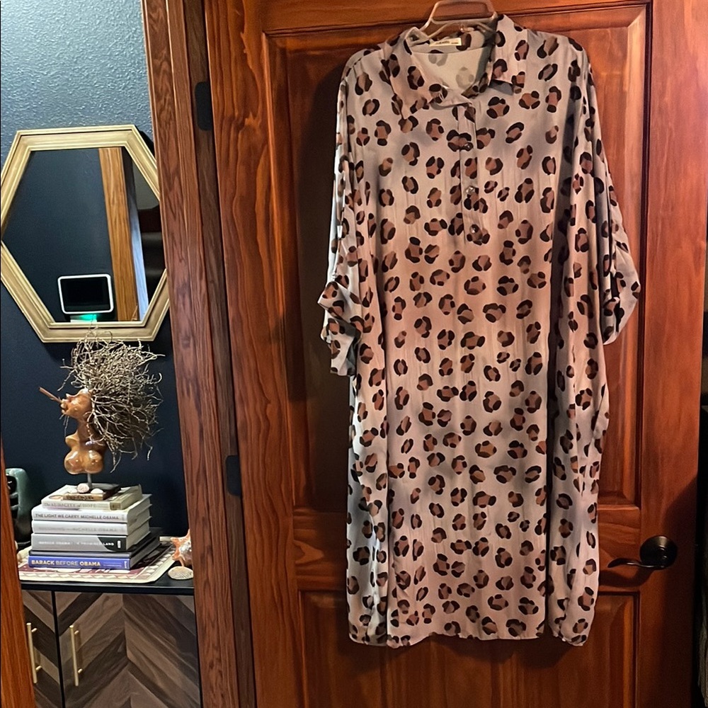 Chic Animal Print Midi Dress